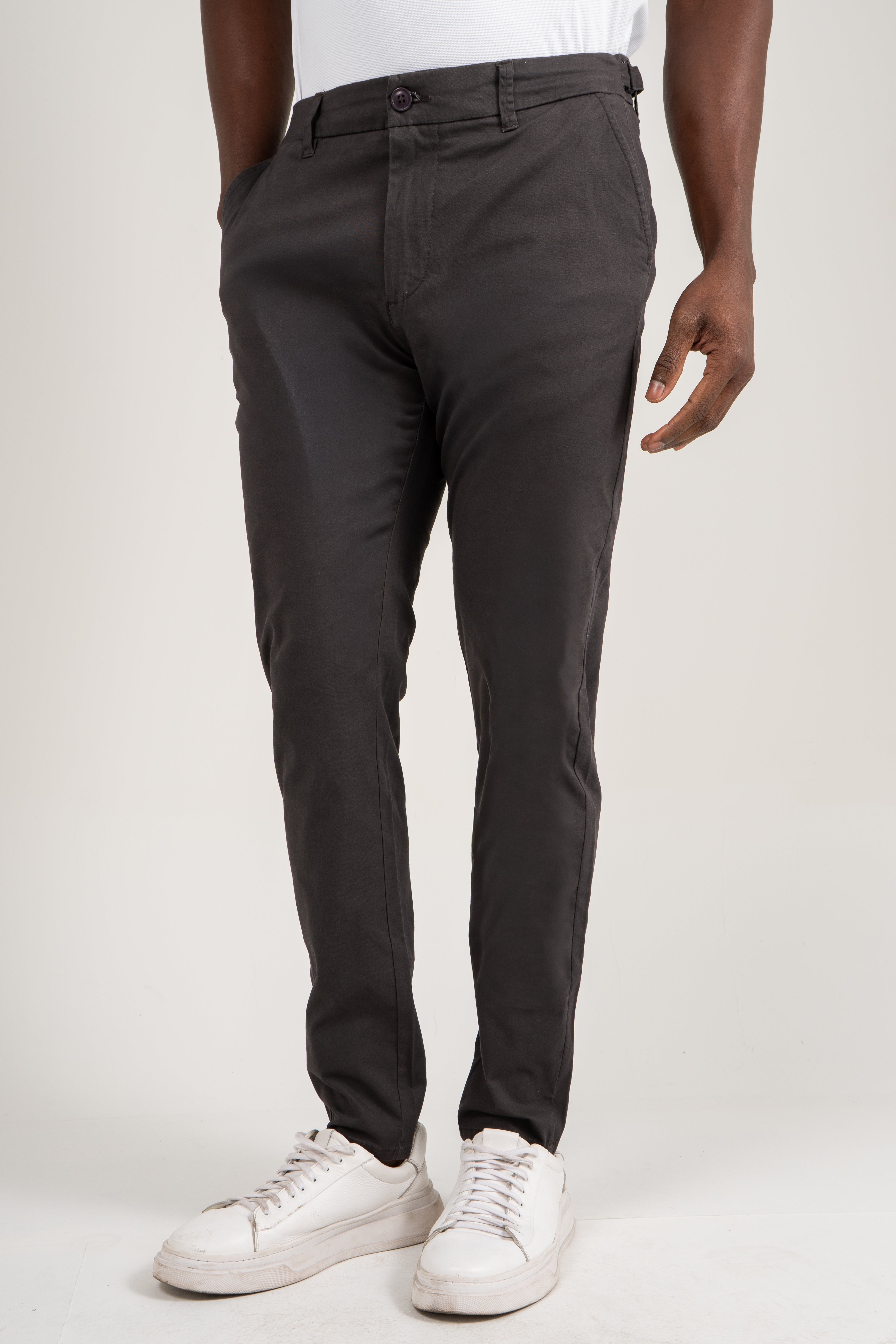 Calça de Alfaiataria Sarja Masculina com Ajuste Lateral