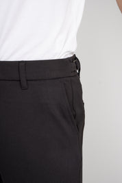Calça Alfaiataria Masculina em Malha com Ajuste Lateral