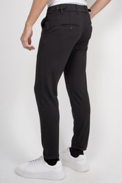 Calça Alfaiataria Masculina em Malha com Ajuste Lateral