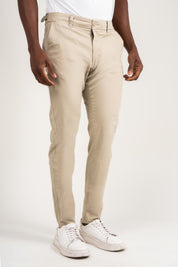 Calça de Alfaiataria Sarja Masculina com Ajuste Lateral