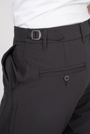 Calça Alfaiataria Masculina com Ajuste Lateral