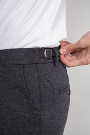 Calça Alfaiataria Masculina em Malha com Ajuste Lateral