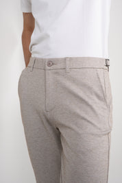 Calça Alfaiataria Masculina em Malha com Ajuste Lateral