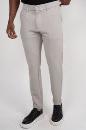 Calça Alfaiataria Masculina em Malha com Ajuste Lateral