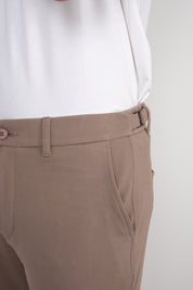 Calça Alfaiataria Masculina em Malha com Ajuste Lateral