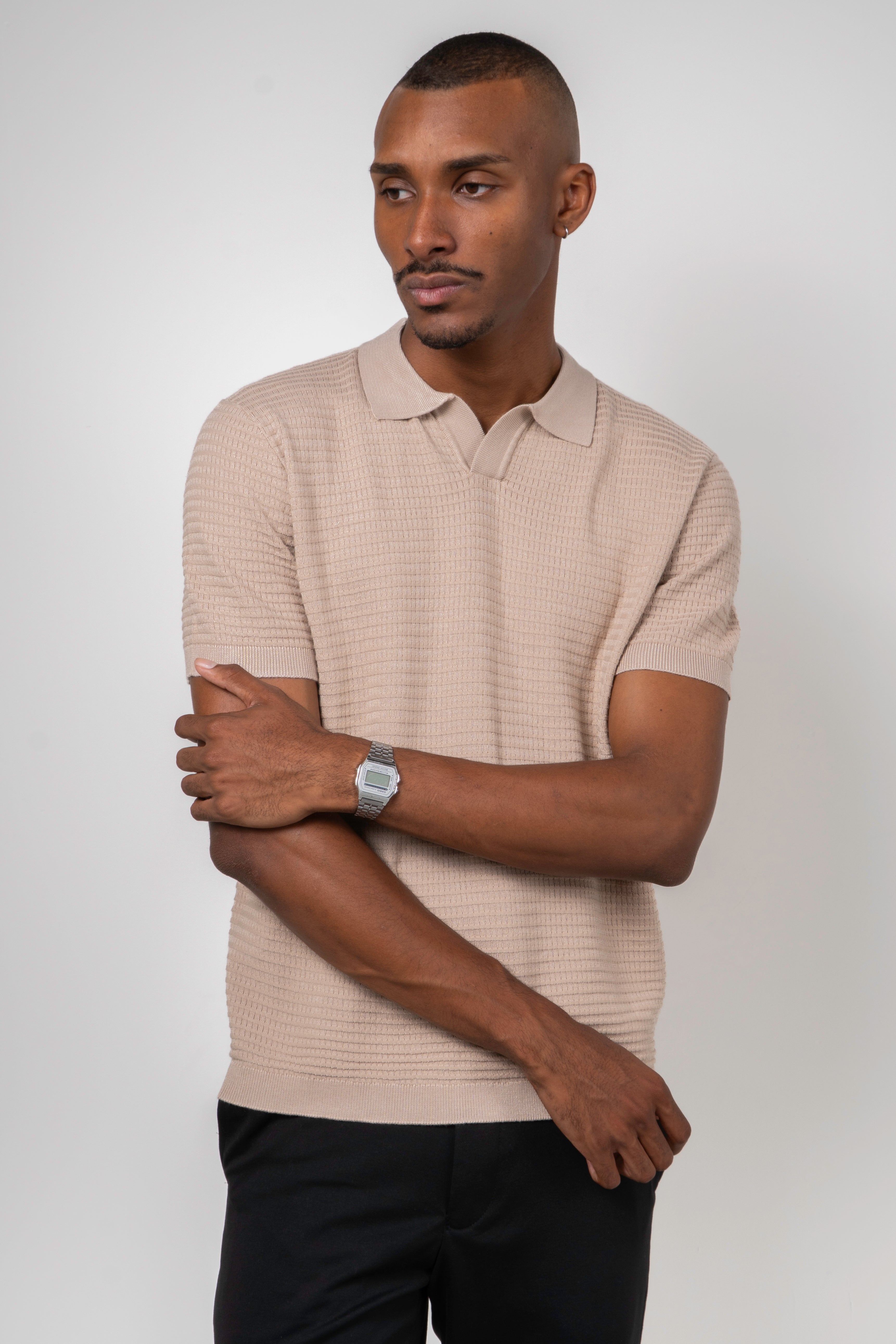 Polo Masculina Tricô Texturizada Branca Manga Curta Arejada Bege