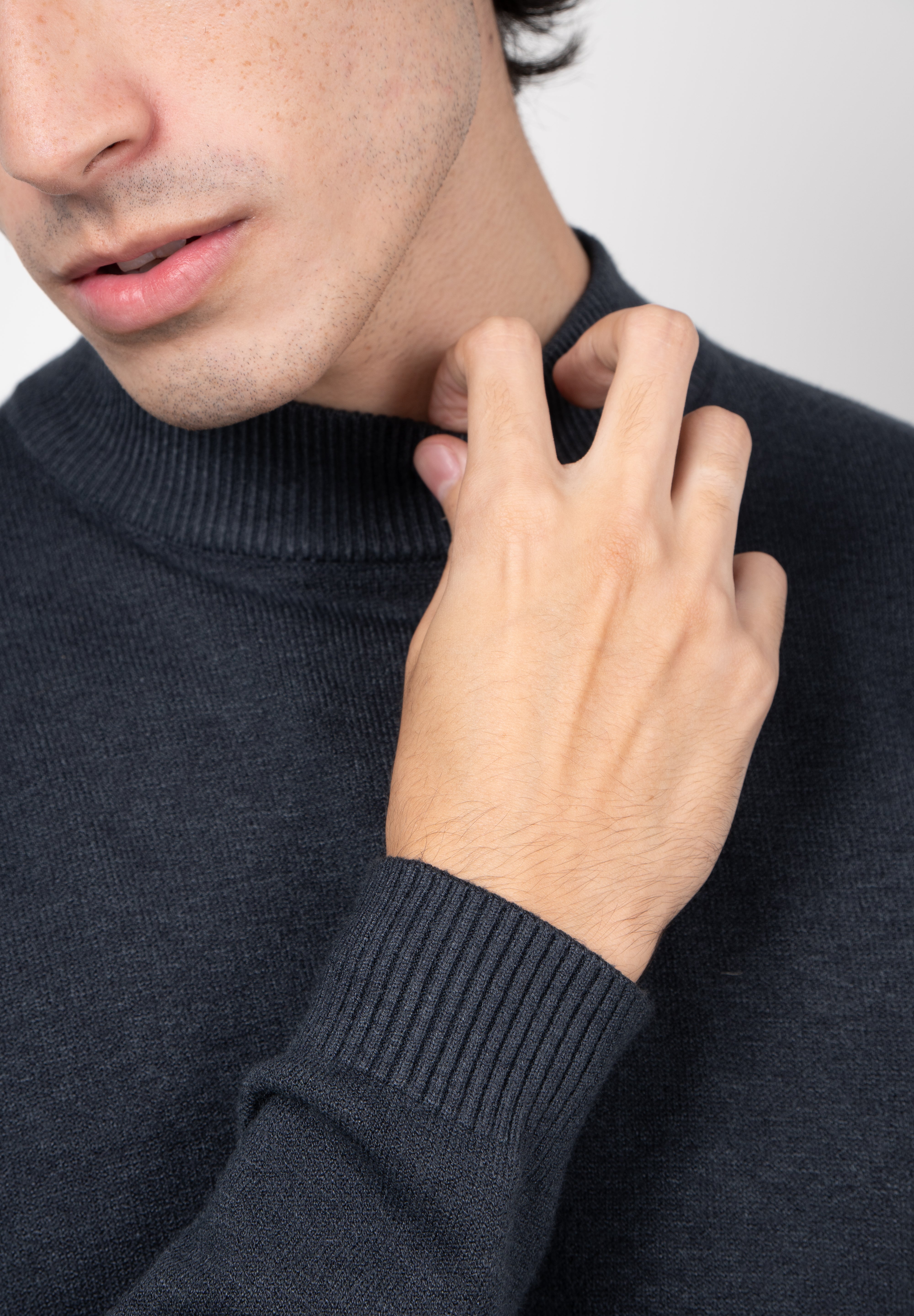 Suéter Masculina Gola Alta Cacharrel