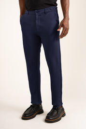 Calça de Alfaiataria Slim de Poliamida com Ajuste
