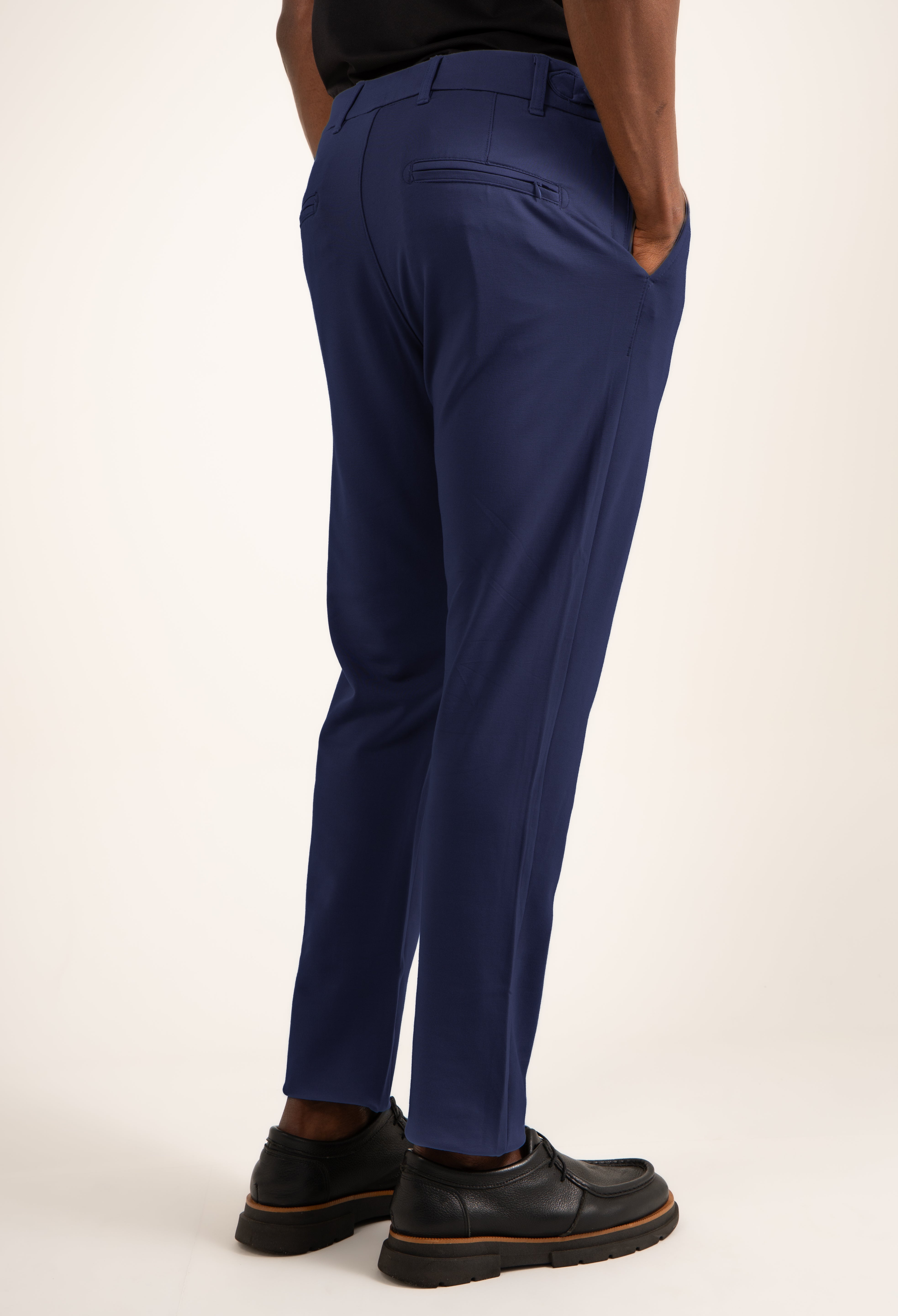 Calça de Alfaiataria Slim de Poliamida com Ajuste