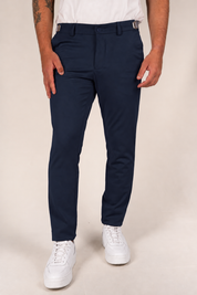 Calça Alfaiataria Masculina em Malha com Ajuste Fivela de Ferro