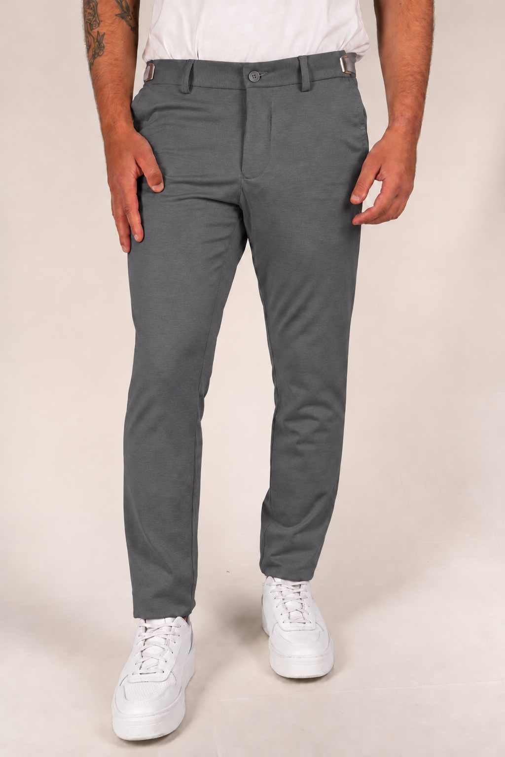 Calça Alfaiataria Masculina em Malha com Ajuste Fivela de Ferro
