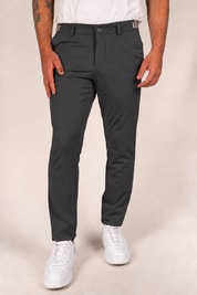 Calça Alfaiataria Masculina em Malha com Ajuste Fivela de Ferro