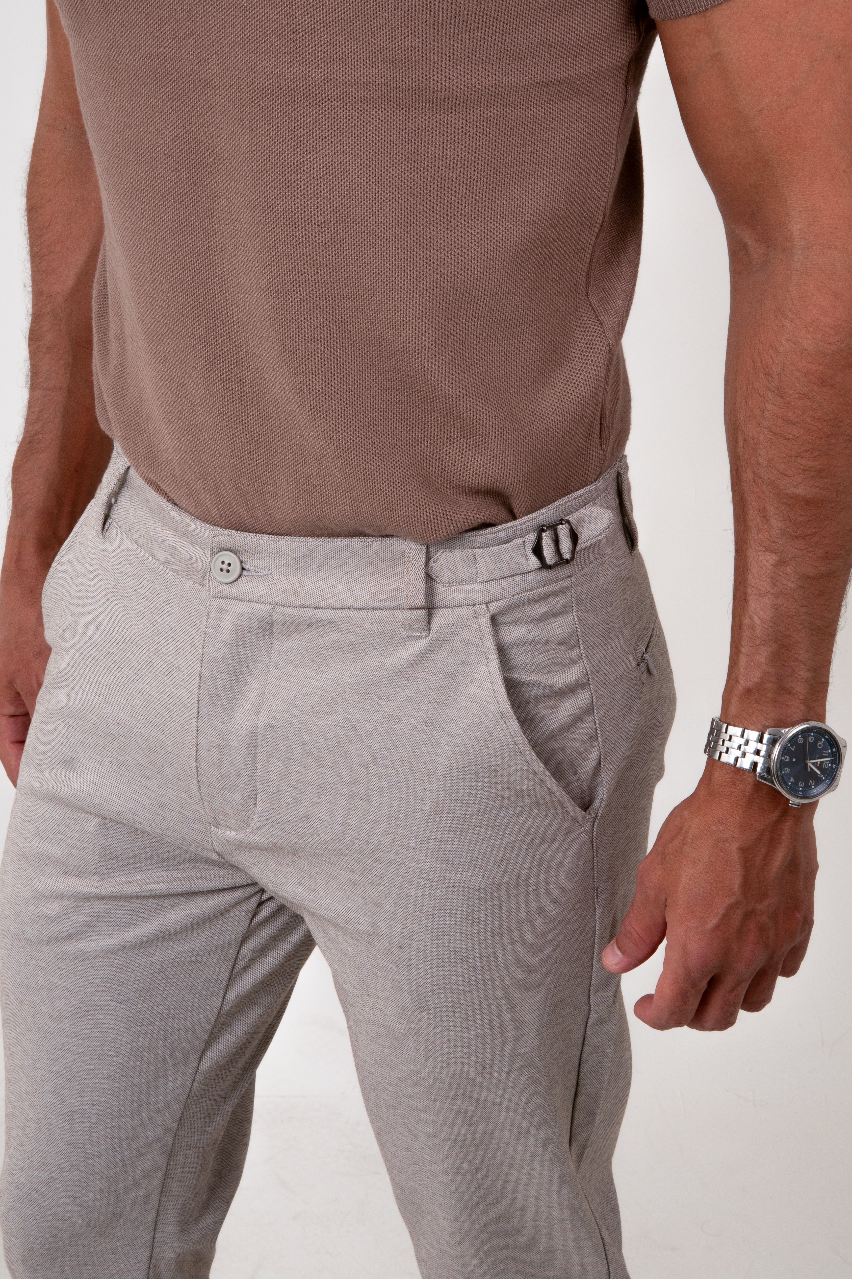 Calça Alfaiataria Masculina em Malha com Ajuste Lateral